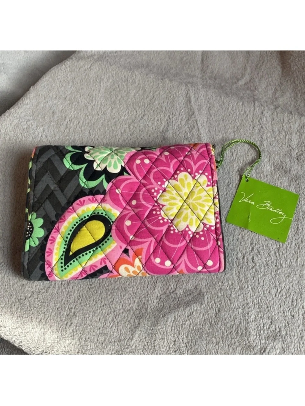 VERA BRADLEY Your Turn Smartphone Wristlet in Ziggy Zinnia/NWT - Picture 3 of 6